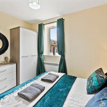 Central Leeds Gem - Parking - Sleeps 6 Apartment Luaran gambar