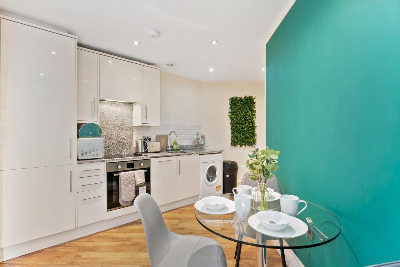 Central Leeds Gem - Parking - Sleeps 6 Apartment Luaran gambar